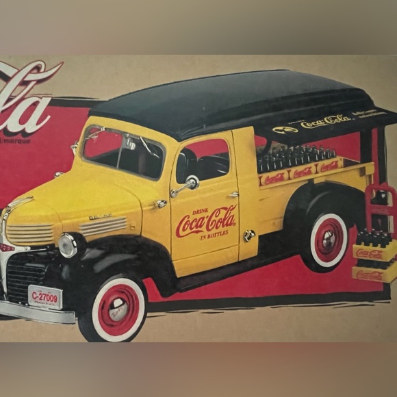 Coca-Cola 1947 Dodge Canopy Delivery Van Bank 1/25 Collector’s 27009 NIB - Picture 2 of 4